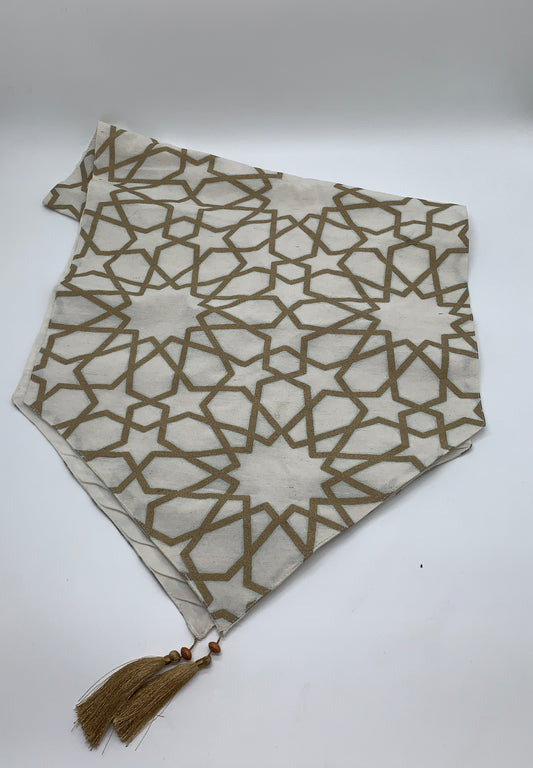 Geometric Arabic Pattern Runner